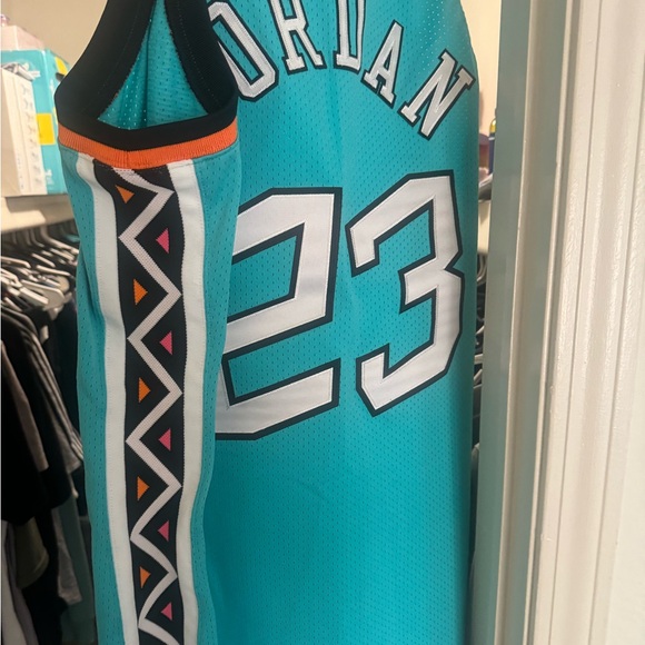 Mitchell & Ness jersey - Picture 3 of 6